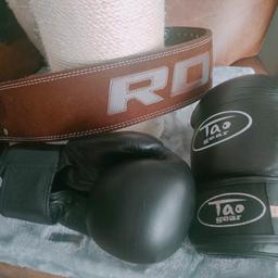 New heavy weight lifting belt and use size 16 glove in a excellent condition
collection from Camden Town