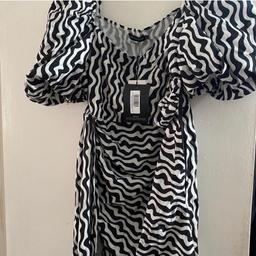 Monochrome puff sleeve mini draped dress size 14 PLT new with tags comes up small will fit 12 or small 14