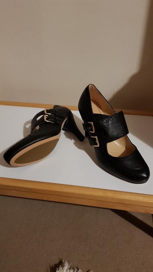 Buy & Sell West London Hillingdon - Photos for CLARKS LEATHER BUCKLE HIGH HEEL SHOES