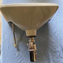 WC - Waschbecken mit Armatur nur Kaltwasser, Becken gut bis neuwertig
B 36, T 25 cm