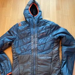 Skitouren Jacke, Daunenjacke, Nicht viel getragen, Mit schneefang, ein sack an der innenseite zum klein verpacken und im rucksack verstauen usw. neupreis 280€