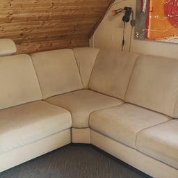 sehr gut erhalten Wohnzimmer Couch, ausziehbar 2,40 m x 2,60 Stoff Velour