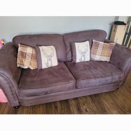 3 seater and a love chair, in excellent condition

buyer must collect 
cash on collection