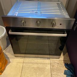 Used but only 6 months old. Note this is a convection oven not a fan oven. Check that’s good with you before enquiring was fine for me. Cost over £270 from ao.com. Wiped clean but I’ve not done a mega clean as pretty clean already. Normal Uk plug. Sold as seen (can plug in to show it’s working). Cash on Collection only L14.