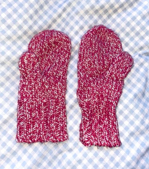 Buy & Sell West Northamptonshire Grafton Street Industrial Estate - West Northamptonshire - Photos for Pink & White Knitted Mittens