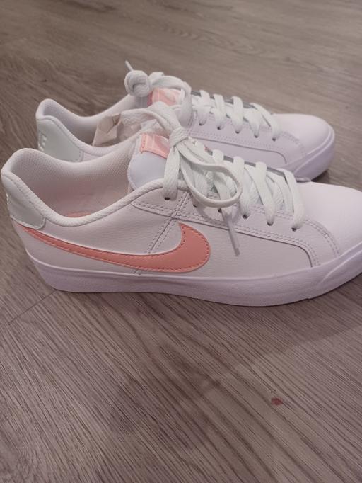 Buy & Sell West Midlands Birmingham - Photos for Women's Nike Court Royale AC