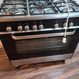 kenwood 5 ring burner oven
in good condition fully working
no delivery pick up from harbour b17 
please feel free to come and have a look at it
