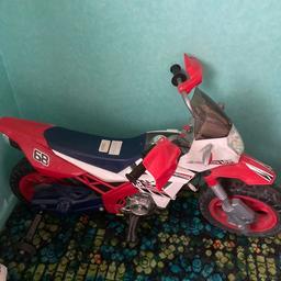 Kids ride on scooter. Hardly used. Makes horn noises, has front lights. Stabilisers. Fully working. Not suitable for under 36months. Comes with charger. Collection from B97 Redditch