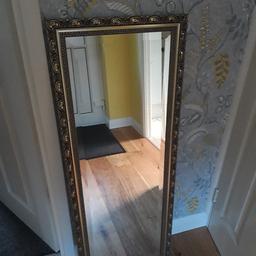 lovely mirror
gold gilted edging
wv11 wednesfield