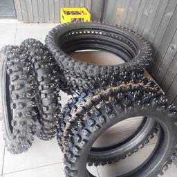Verkaufe verschiedene Größen von spike Reifen der Marke Trelleborg   18 zoll für Enduro    19 Zoll für Motocross   und 21 Zoll.   Bei interesse einfach melden. 
Der Preis hängt vom Zustand und Dimension des Reifen ab.