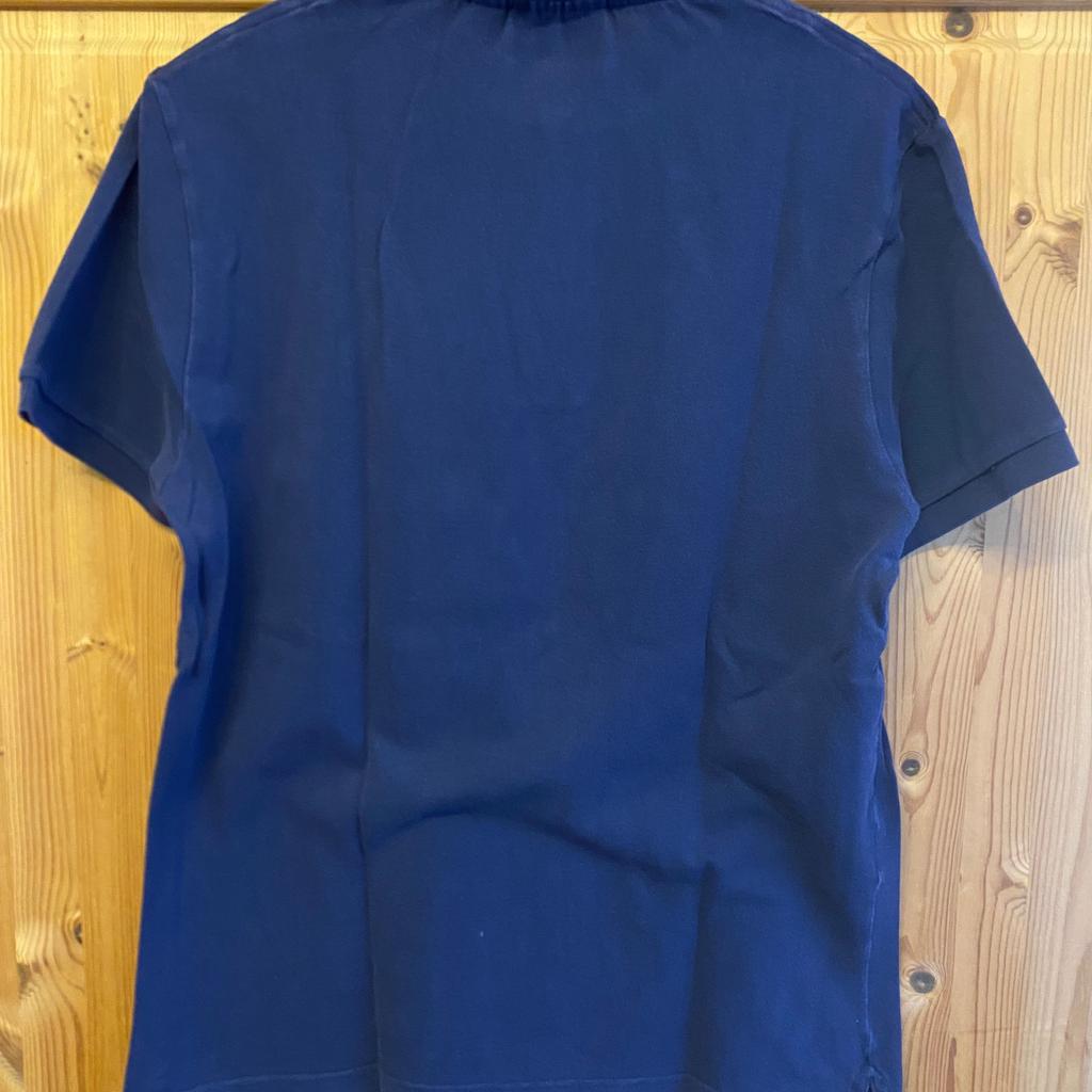 Neuwertiges Poloshirt von Lacoste in Größe L, Slim Fit.

Bei Fragen oder für weitere Bilder einfach melden! :)