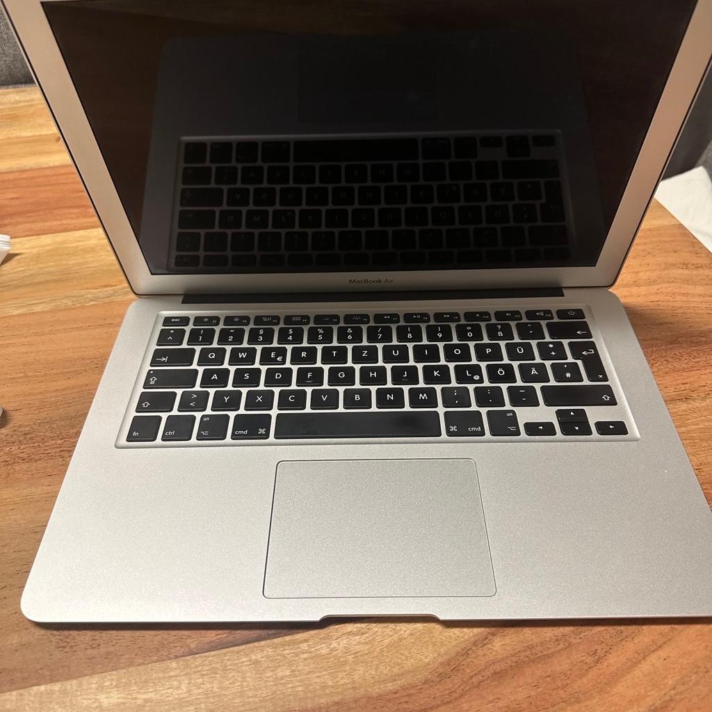 Verkaufe meinen MacBook Air
13 Zoll (2017) - 5 Jahre alt
sehr wenig benutzt
8GB speicher
keine Gebrauchsspuren
original Ladekabel und Schachtel dabei

Neupreis: 888€
Verkaufspreis: 400€