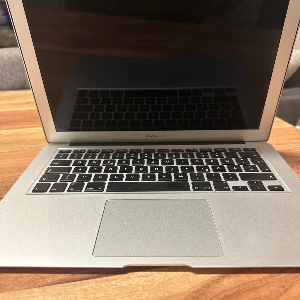 Verkaufe meinen MacBook Air
13 Zoll (2017) - 5 Jahre alt
sehr wenig benutzt
8GB speicher
keine Gebrauchsspuren
original Ladekabel und Schachtel dabei

Neupreis: 888€
Verkaufspreis: 400€