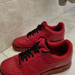 Vendo Nike Air force 1 rosse, total red, rosso causa inutilizzo.

Numero 46.

Le scarpe sono originali, le ho utilizzate poche volte, le vendo con inclusa la scatola originale.

Possibilità di spedizione a carico dell'acquirente.