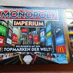 Mit Monopoly Empire können Sie einige der größten Marken der Welt besitzen, da jeder Platz auf dem Spielbrett eine ikonische Marke ist, einschließlich Xbox, Coca-Cola, McDonald's und Samsung.