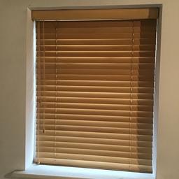 To fit recessed window 
870mm wide
1110mm high
Slats are 50mm deep
Cash on collection please from IG7 5HA and if it’s listed on here it is still available