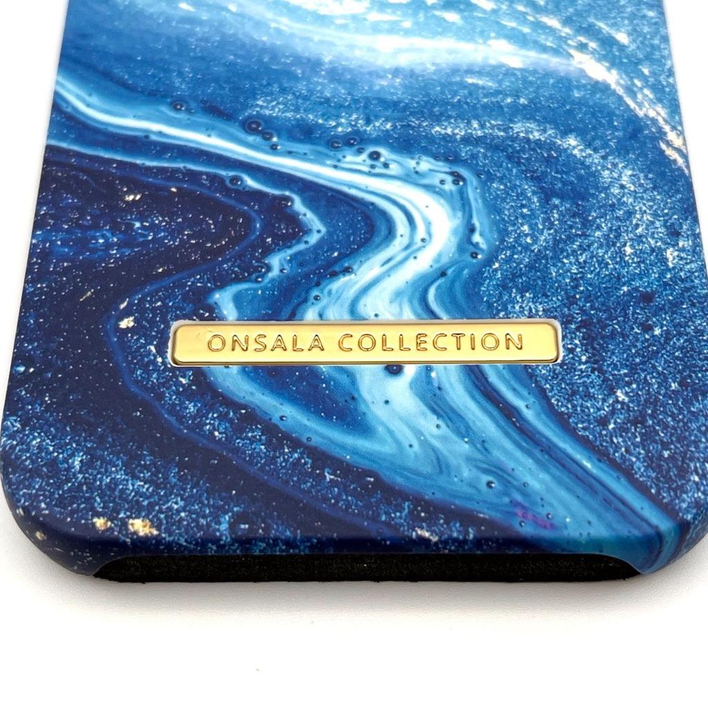 Hallo!
Ich verkaufe hier ein wunderschönes Onsala Fashion Hardcase
in der Farbe Soft Blue Sea Marble.
Passend für Apple iPhone 12 / 12 Pro.
Zustand: NEU / OVP / noch original verpackt und eingeschweißt
Neupreis beträgt 24,99€

- Kompatibel mit ONSALA 2in1-Geldbörsen
- Magnetkonzept
- Unterstützt kabelloses Laden (15 W empfohlen)
- Schlankes Design
- Premium Qualität
- Tasten voll zugänglich
- schützt die Rückseite u. Seiten vor Stößen u. Kratzern
- stoßdämpfend und langlebig

Bei diesen Bildern handelt es sich um eigene
Produktbilder von dieser Hülle!
Sie erhalten genau die Hülle die auf den Fotos abgebildet ist.

Bei Interesse oder Fragen können Sie mich gerne anschreiben.

Bezahlmöglichkeiten:
Zahlung in bar bei Abholung
Paypal oder Überweisung bei Versand
Versand als Deutsche Post Maxibrief für 2,75€ möglich

Bei Interesse für weitere interessante Angebote schauen Sie
auch mal in meine weiteren Artikel!

Da Privatverkauf keinerlei Garantie oder Rücknahme!