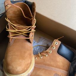 Vendo Scarponi Timberland in misura 36, NUOVE, mai indossate.