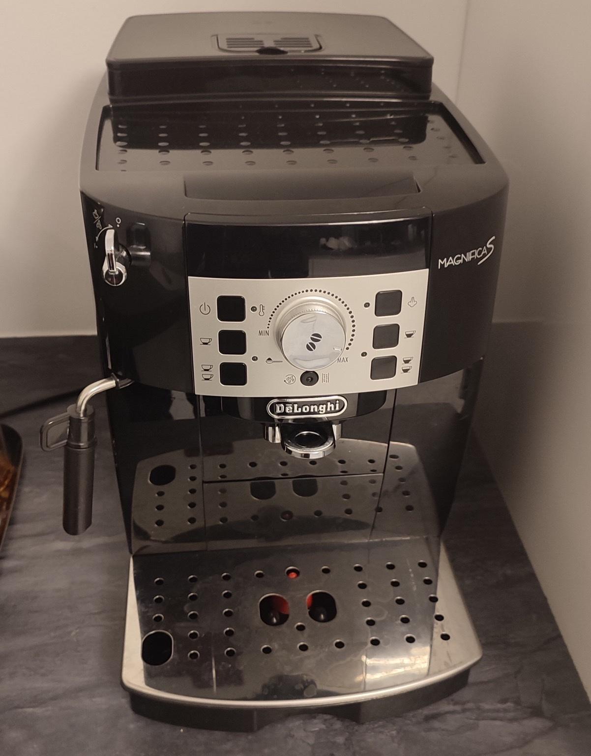 Delonghi Magnifica Automatic Cappuccino gebraucht kaufen
