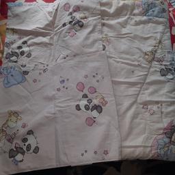 100% cotton
set includes:
1 duvet (not duvet cover)
1 flat sheet
1 pillowcase 
Excellent condition and beautiful design 
The size of duvet is 130/90cm
This is set for a cot bed/toddler bed
smoke and pet free home 
delivery is available for extra cost