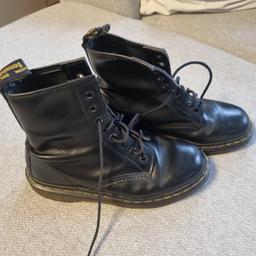 Dr martens hotsell 70 40