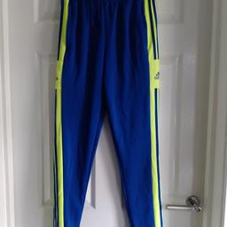 Adidas Tracksuit bottoms hardly worn in good condition age 13-14yrs 
Collection only Rossington