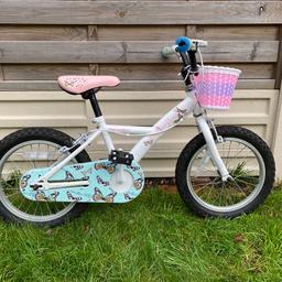 Apollo Butterflies 16" at a Glance

Child Height: 112 - 126cm (Age Guide - Suitable for children aged 5-9 years)
Front and rear calliper brakes
Full chainguard to protect little fingers and clothing