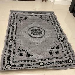 Brand New rugs colour grey 
size 170x120 cm 
Collection le5
