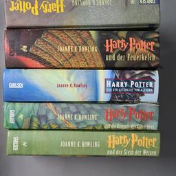 5 Bücher von Harry Potter mit leichten Gebrauch Spuren. 2 Bücher haben bisschen größere Schäden. 100% lesbar und Spaß Garantie beim Lesen :)