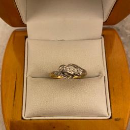 18ct Gold & Dia Ladies Ring

Full UK Assay Hallmarks

Weighs 2.3g

Ring size L

❗️I DO NOT ACCEPT SHPOCK WALLET❗️

Payment Via PayPal or Bank transfer 