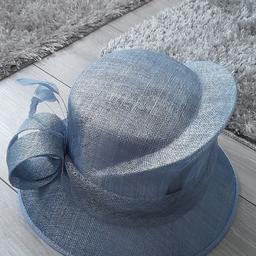 blue woman hat never been worn good condition
