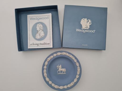 Buy & Sell Derbyshire South Derbyshire - Photos for Wedgwood Sagittarius Plate