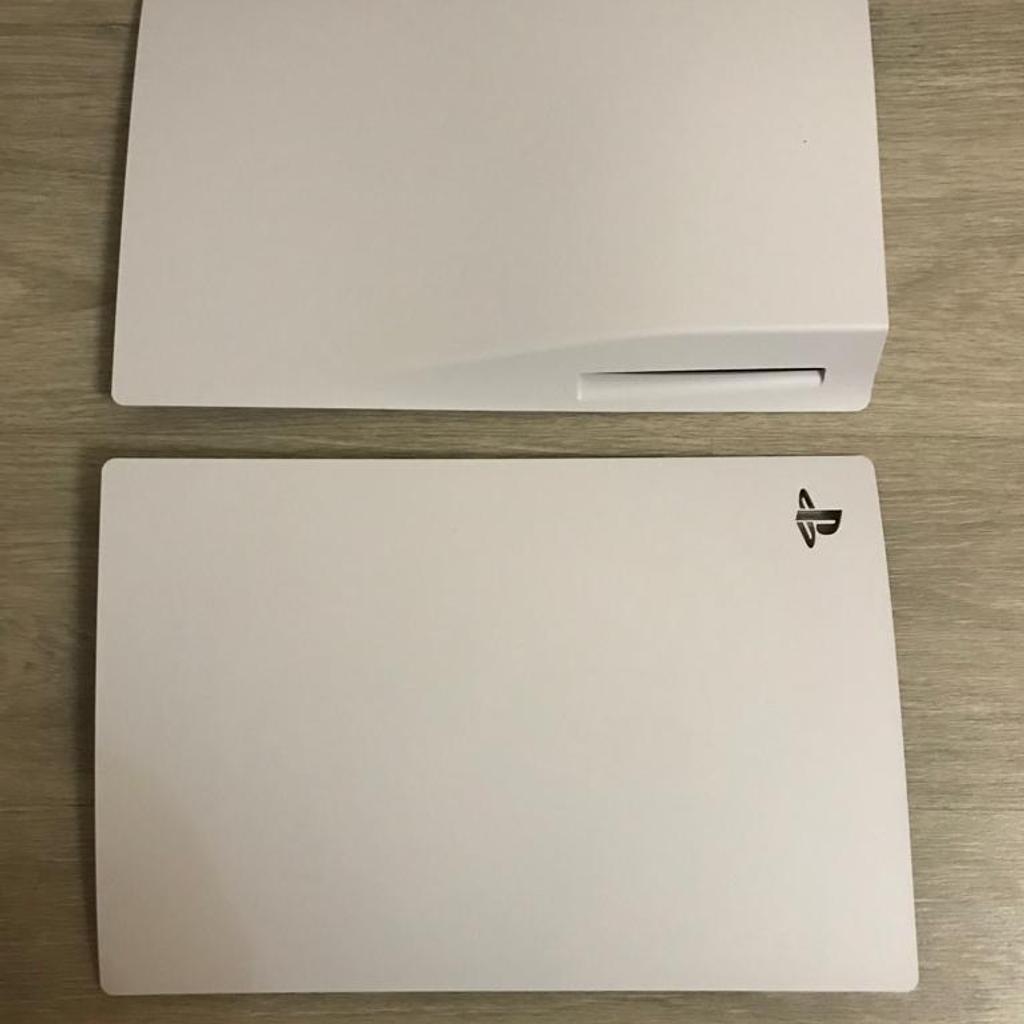 Official Sony PS5 disc edition white faceplates new.
Those came with my new ps5 which I replaced immediately with a custom set so they are new unused perfect for someone looking for replacement faceplates.
Collection is from Whitechapel E1