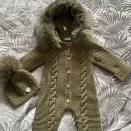 Pangasa green knit pram suit 
Immaculate condition 
With hat also 
Real fur
3 months