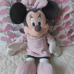 Original Disney store Minnie Mouse.
Good used condition, from smoke and pet free home.