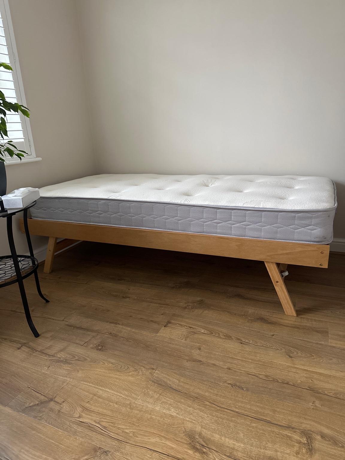 Dunelm Single Day Bed Inc Spring Mattress In Chelmsford For £2000 For Sale Shpock