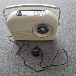 Bush Cream Retro Radio
*Excellent condition
* Fully working Order

***NO OFFERS - Happy to meet buyer for local collection