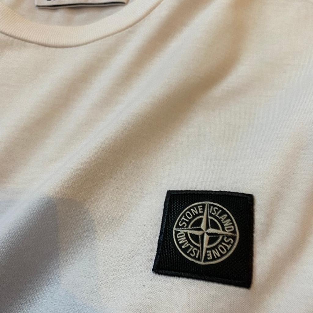 White Stone Island t shirt worn a couple of times
Excellent condition
Size S
Collection only please Sheffield S13
Rrp£110