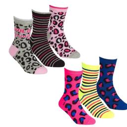 6 pairs good quality girls animal print socks.
Sizes 6-8, 9-12 and 12-3
Collect bl3
