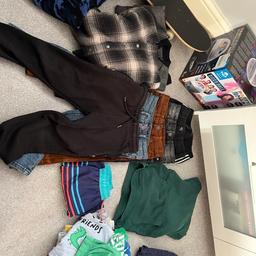 Variety of boys clothing aged 4-5 includes
6 pairs of trousers (1 aged 6)
2 jackets
1 hoodie
1 shorts
1 swim shorts
8 pairs of short pyjamas
1 onesie (aged 6)

Collection B35