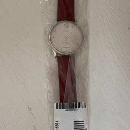 Hi I have a Gucci G-Timeless Acciaio Rosso for men, never been used it’s brand new was bought for £1320 reason for selling that because I need money 

Collection only from London Victoria SW1W