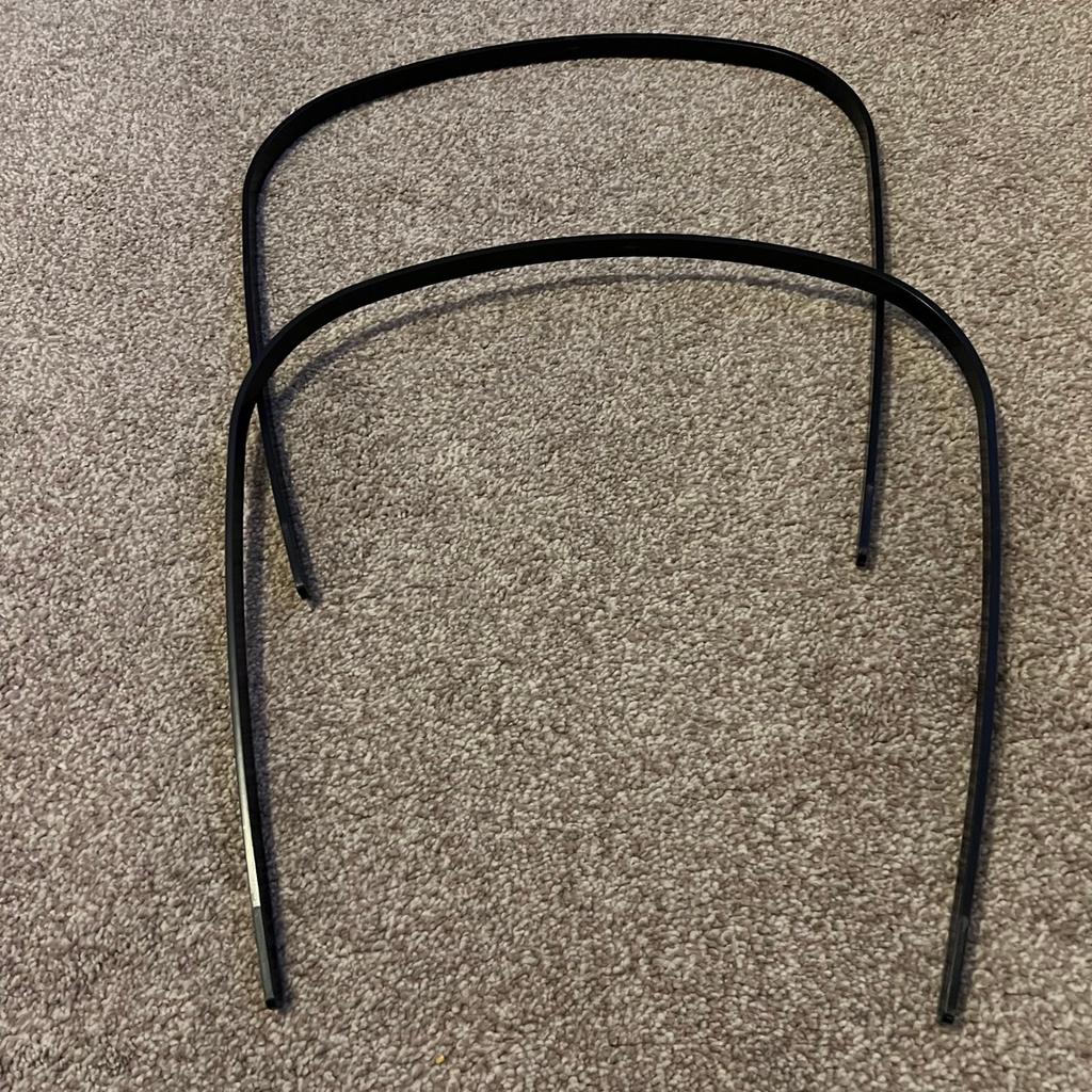 Genuine Bugaboo Cameleon 3 Hood Rods

In mint condition thanks