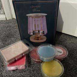 Brand new in the box aroma lamp , rose good base & pink shade comes with the melts as pictured