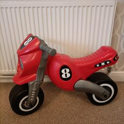 A ride on motorbike in great condition. Will suit child aged between around 2 and 5 depending on height of child. Hardly ever taken outside so no weather damage and wheels in excellent condition still.