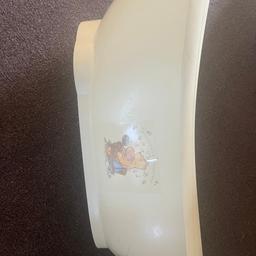 Used baby bath tub for newborn in good condition