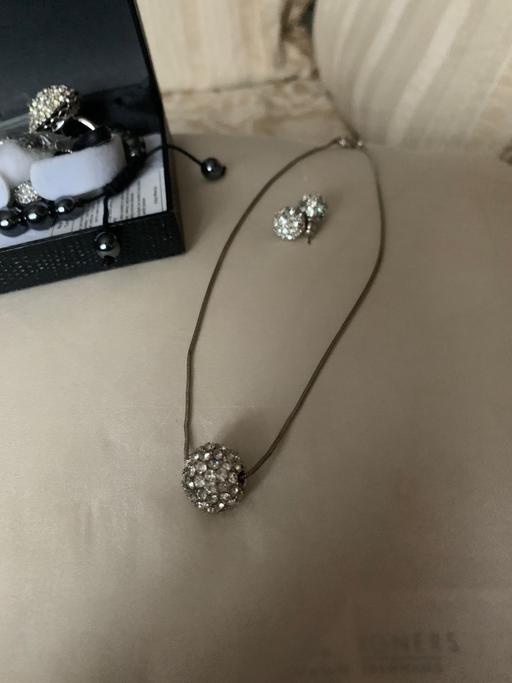 Buy & Sell Essex Maldon - Photos for Earrings & necklace