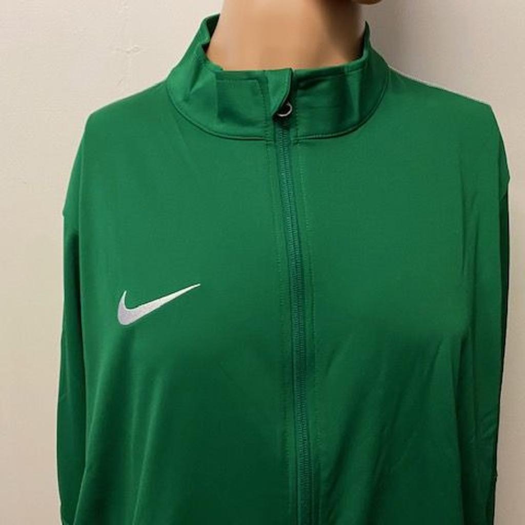 Marke: Nike
Größe: XXl
Farbe: grün
Zustand: Neu mit Etikett

Versand mit Paket für 4,90 € möglich.
Bezahlung per Überweisung und Paypal möglich