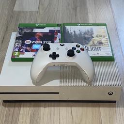Xbox One S - 500gb
Perfect working condition !
Nothing wrong with it. 

The console comes with :
- 1 original wireless controller 
- 2 games
- Hdmi & Power Cable 

CAN BE SEEN WORKING !!

CAN BE DELIVERED FOR SMALL FEE !!