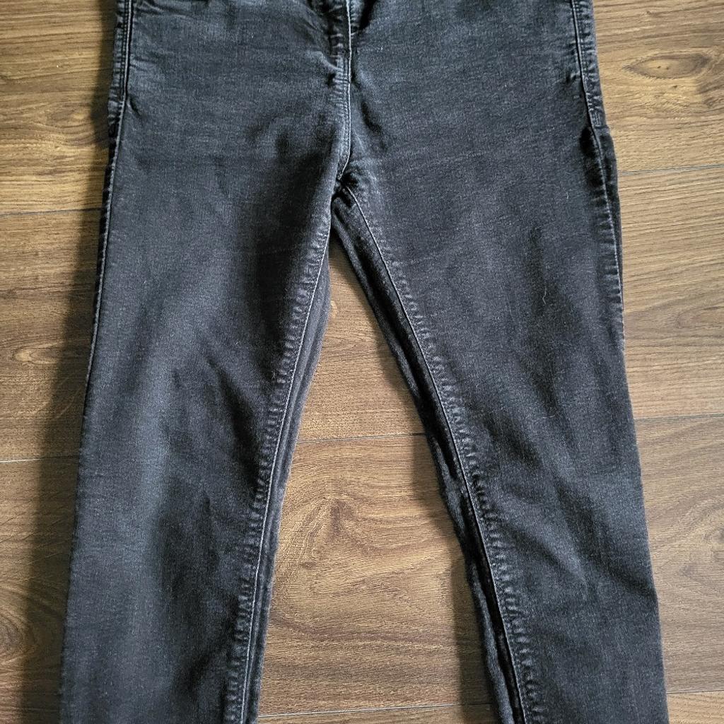 Preloved black skinny jeans from Primark in size 10.