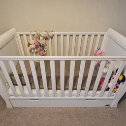 Obaby sleigh cot bed
Suitable from birth.
Converts into junior bed
Protective teething rail.
Mattress size 140cm x 70cm 

Specifications:

91cm(H) x 76cm(W) x 154cm(D)

Please see the photos to see any damage towards the cot

Slight teeth marks where the wood has chipped away and a crack in the outer Pannel

Cost over £300

Selling for £70

Whats included
Cotbed
Mattress
Drawer

Collection Only
Open To Reasonable Offers